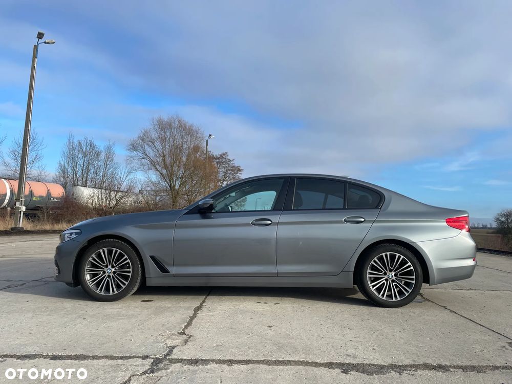 BMW Seria 5 518d Sport Line - 3