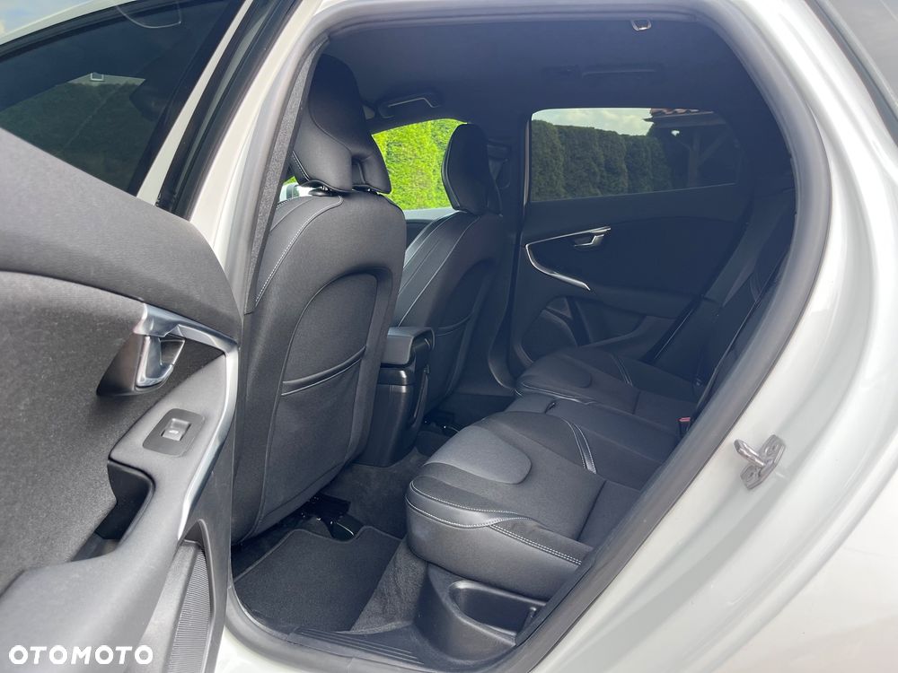 Volvo V40 D2 Drive-E Momentum - 18