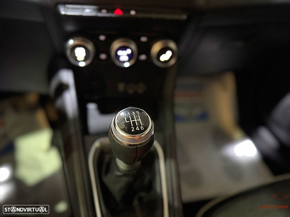 Renault Captur 1.0 TCe Intens - 28