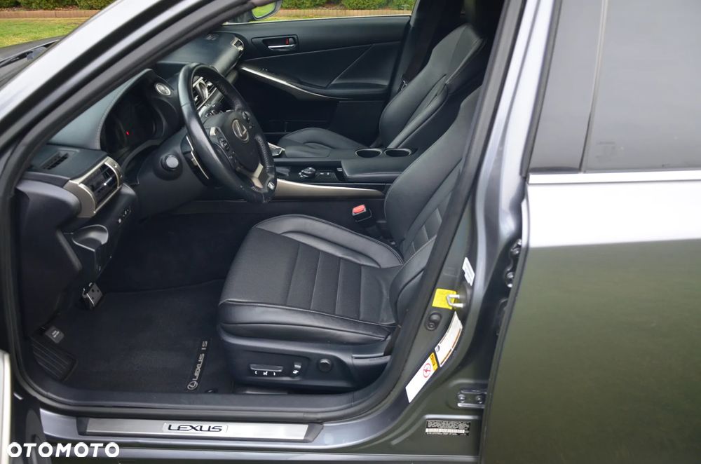 Lexus IS 250 F Sport - 18