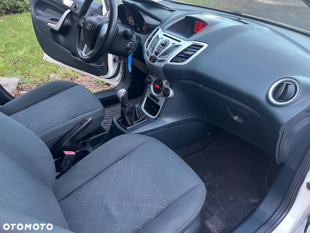 Ford Fiesta 1.4 Champions Edition - 12