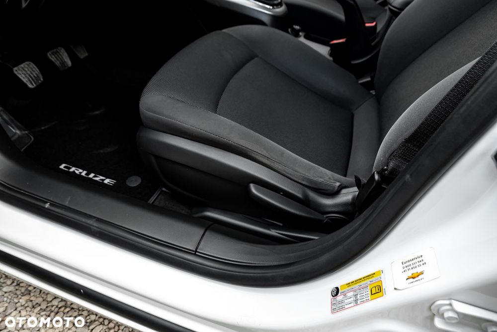 Chevrolet Cruze 1.8 LS - 17