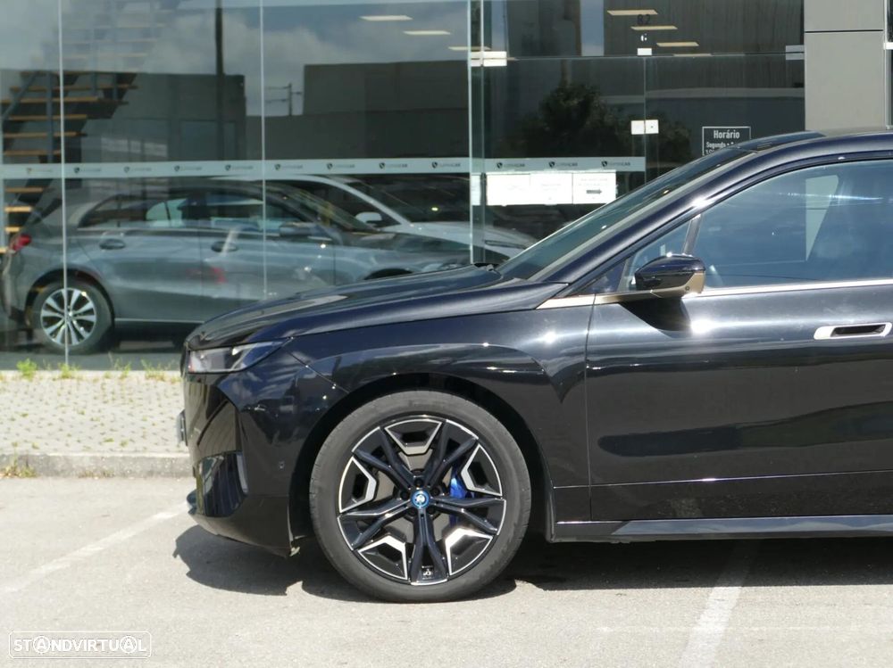 BMW iX xDrive 40 Pack Desportivo - 16