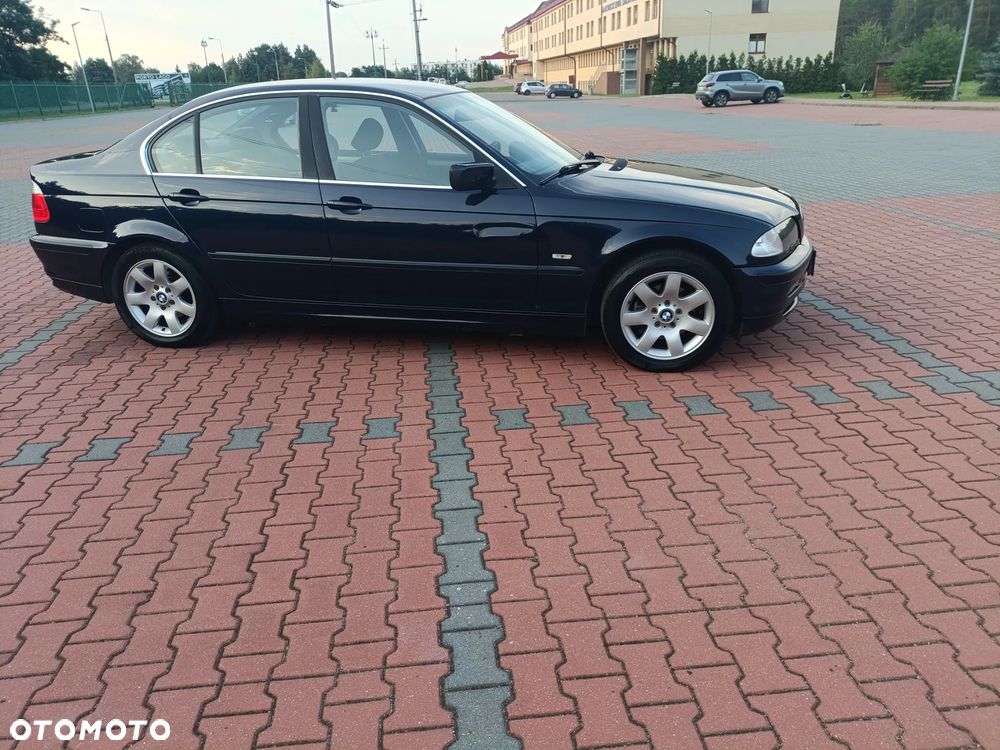 BMW Seria 3 320i Edition Exclusive - 28
