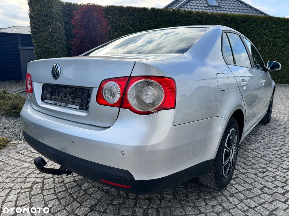 Volkswagen Jetta - 13