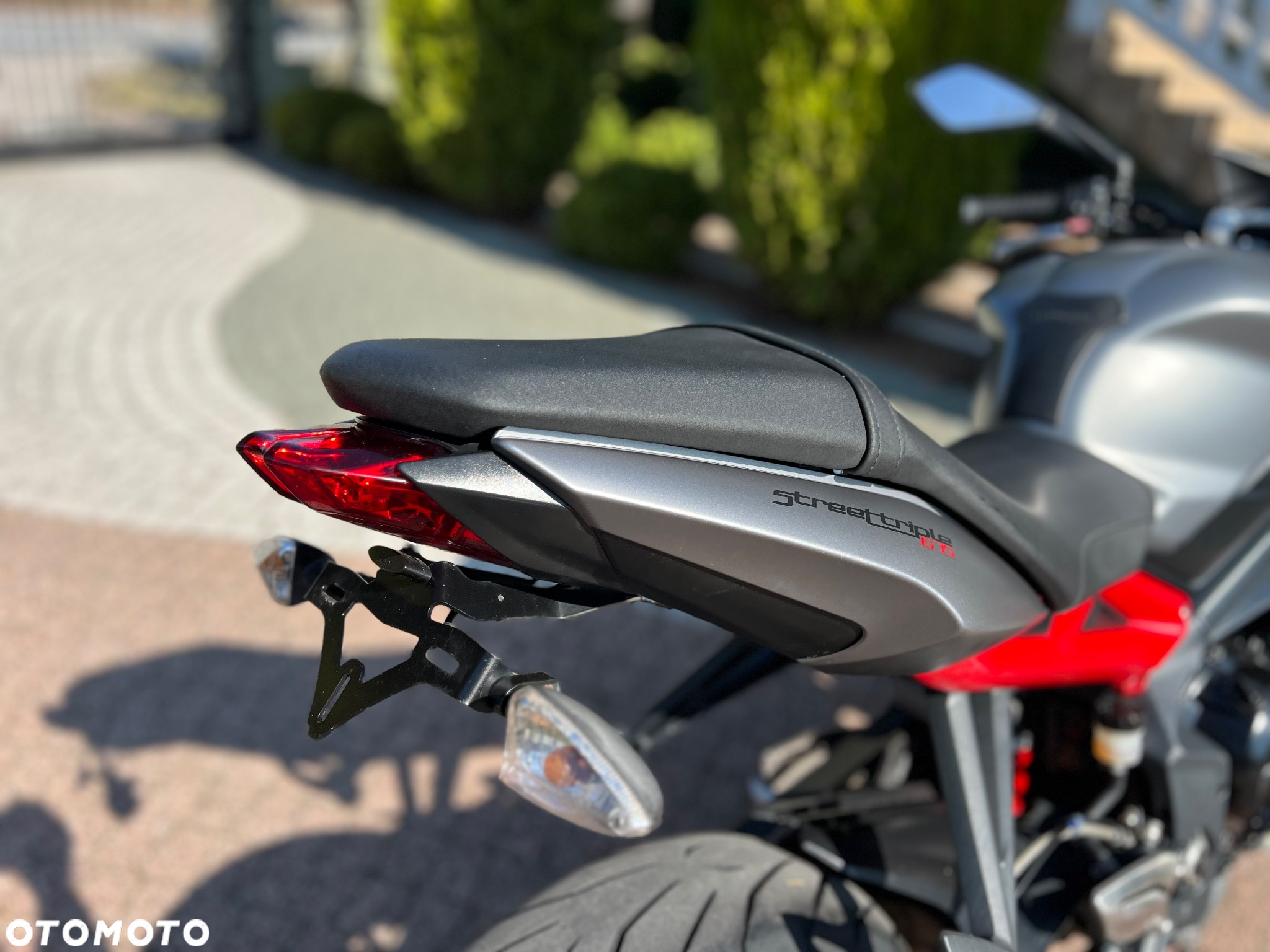 Triumph Street Triple - 11