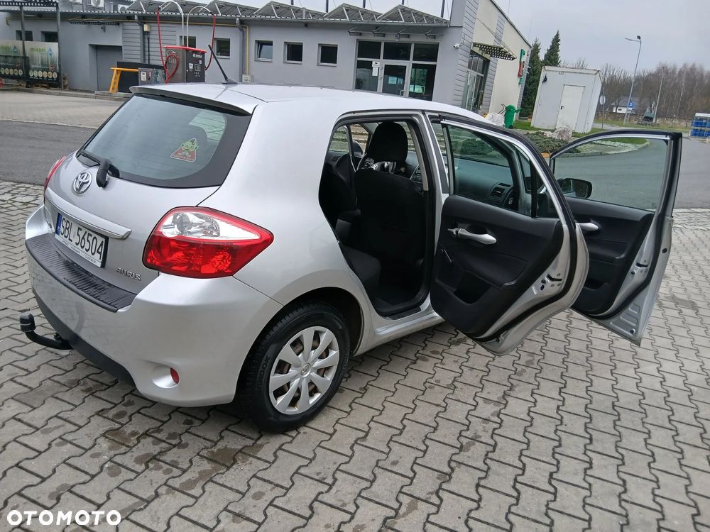 Toyota Auris 1.33 VVT-i Terra - 8