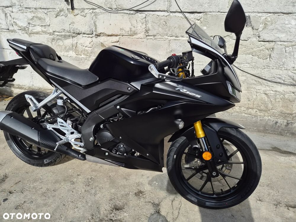 Yamaha YZF - 6