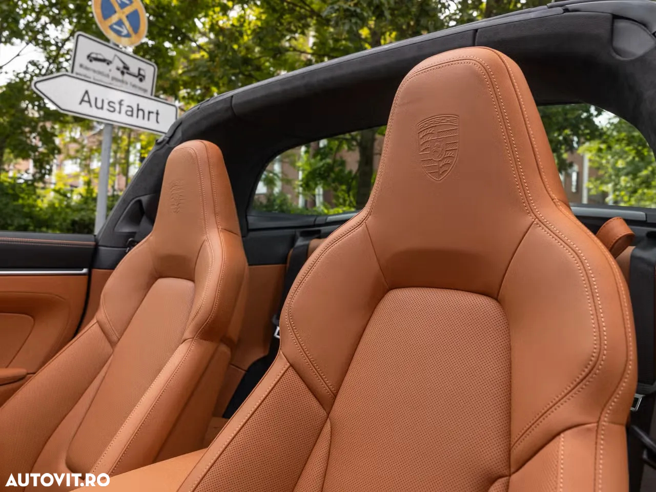 Porsche 911 Targa 4 GTS PDK - 14