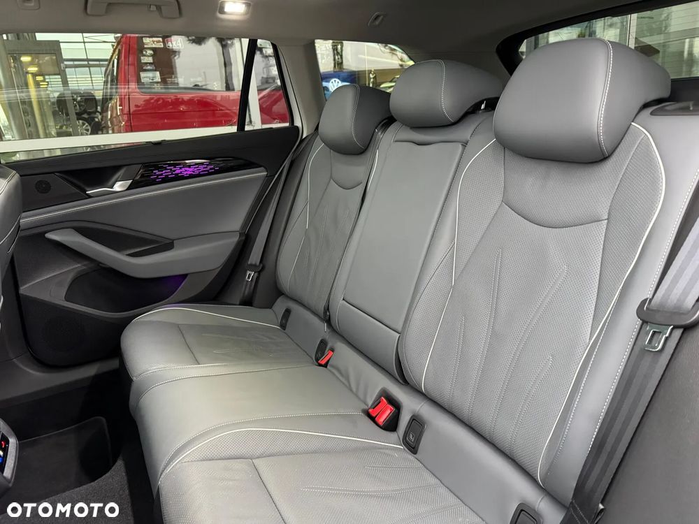 Volkswagen Passat 1.5 TSI EVO Elegance DSG - 12