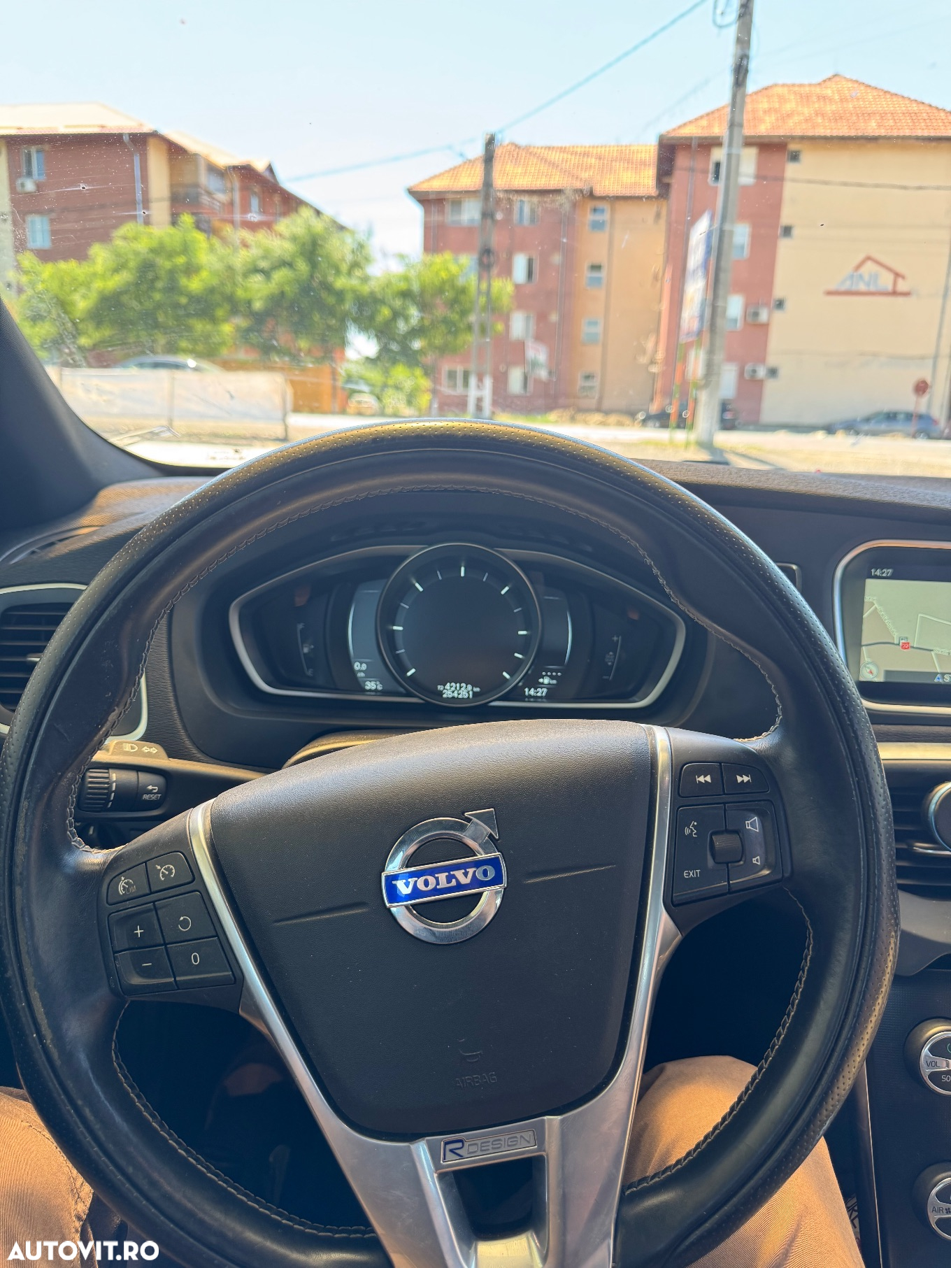 Volvo V40 D4 VEA R-Design - 21