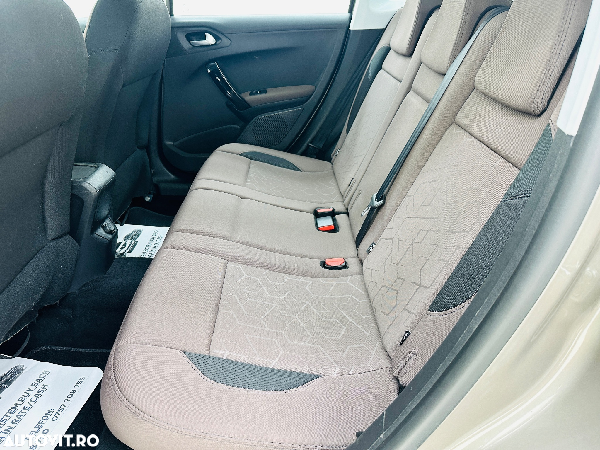 Peugeot 2008 - 7