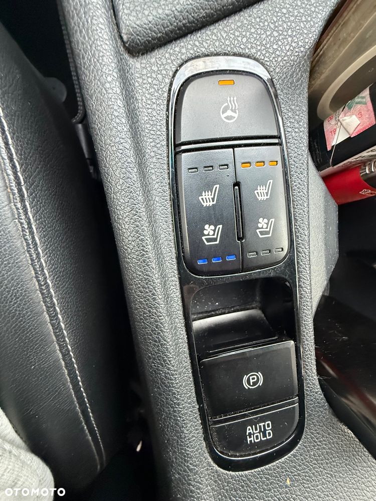 Kia Niro 1.6 GDI PHEV 2WD OPF Edition 7 - 28