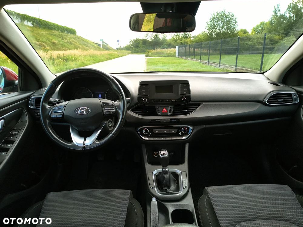 Hyundai i30 1.5 DPI Classic + - 7