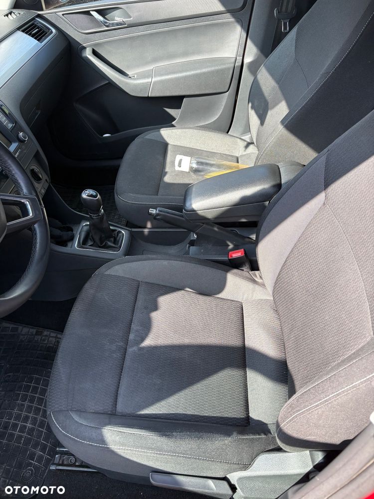 Skoda RAPID Spb 1.2 TSI Ambition - 14