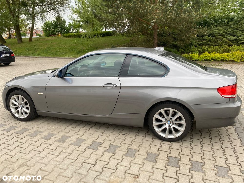 BMW Seria 3 320i - 5