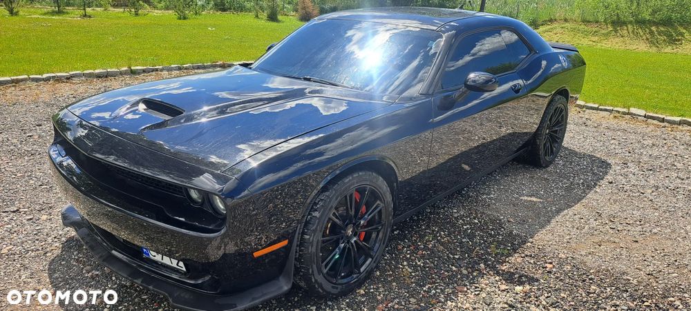 Dodge Challenger - 16