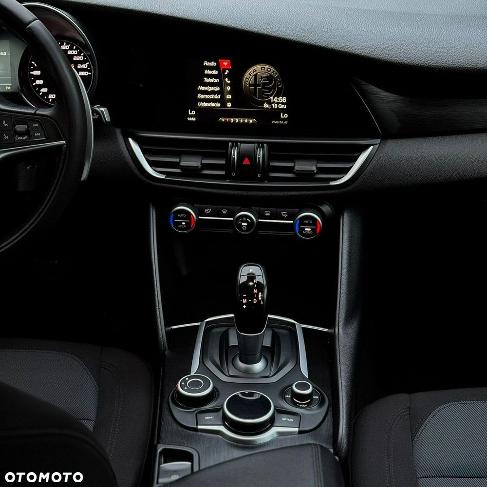 Alfa Romeo Giulia - 11
