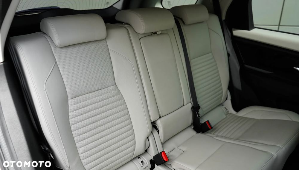 Land Rover Discovery Sport - 30