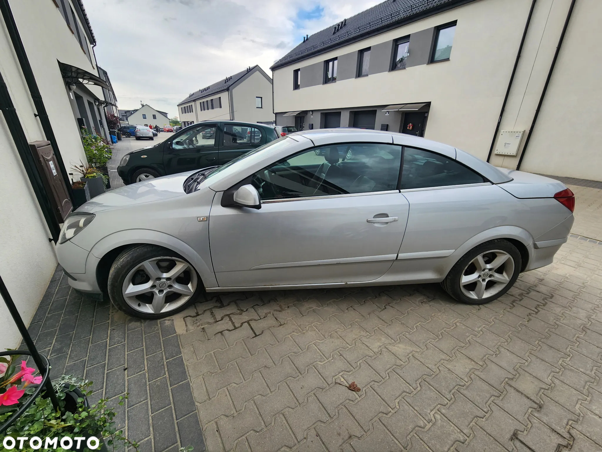 Opel Astra GTC 2.0 Turbo Cosmo - 10