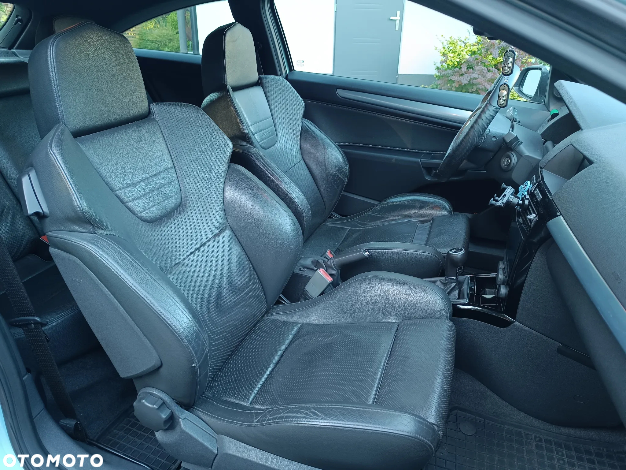 Opel Astra III GTC 1.4 Cosmo - 18