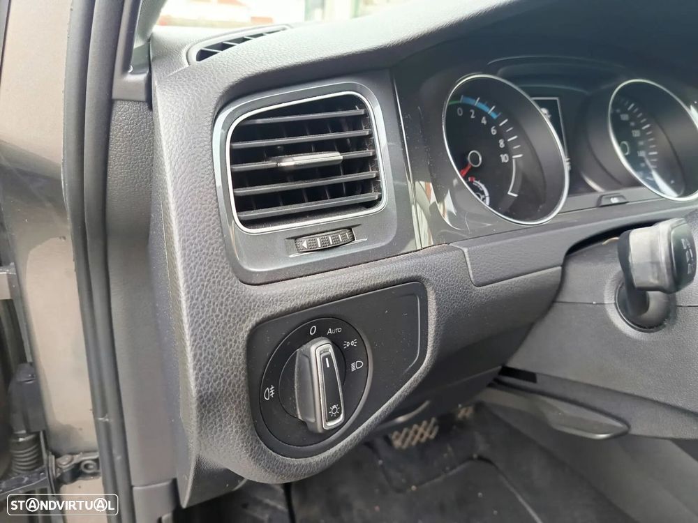 VW e-Golf AC/DC - 17