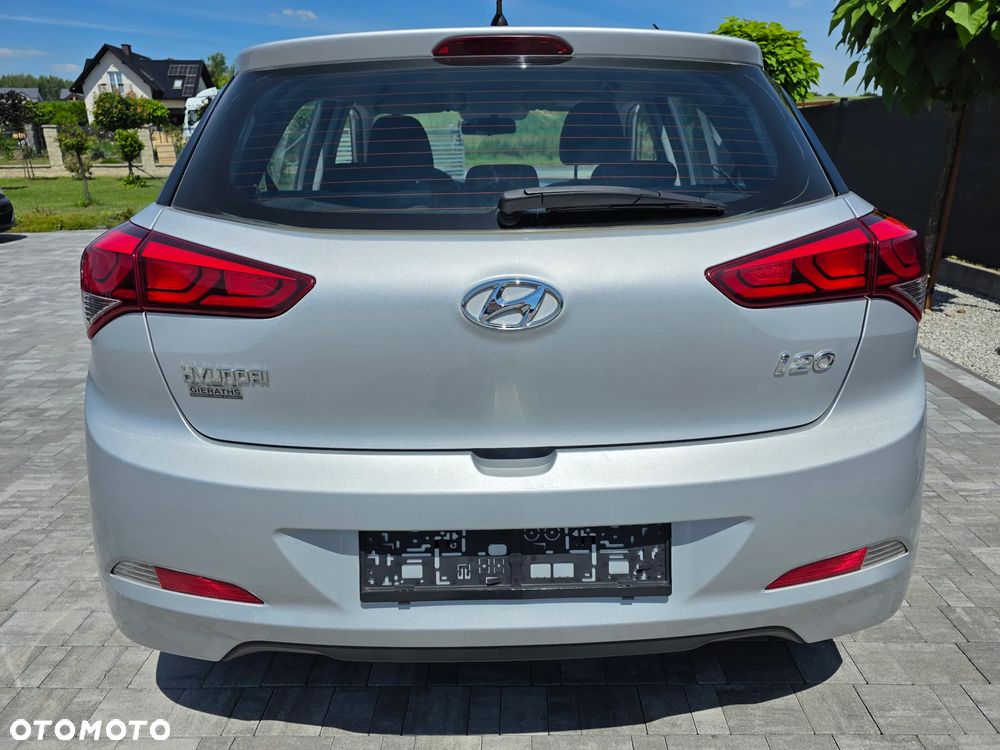 Hyundai i20 blue 1.2 Classic - 13