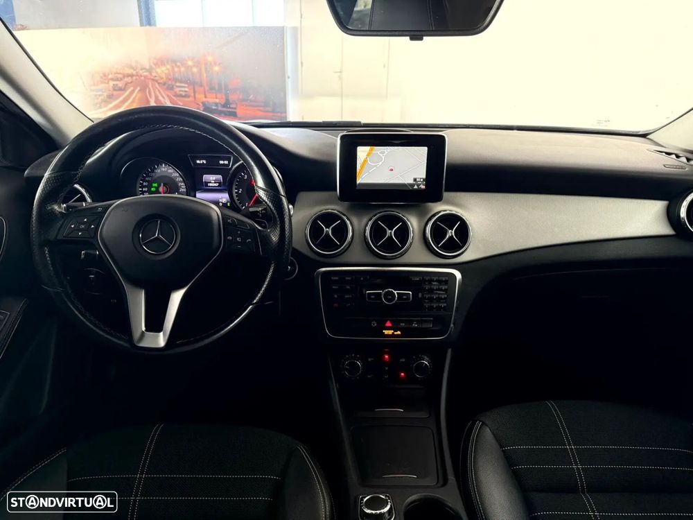 Mercedes-Benz GLA 200 - 16