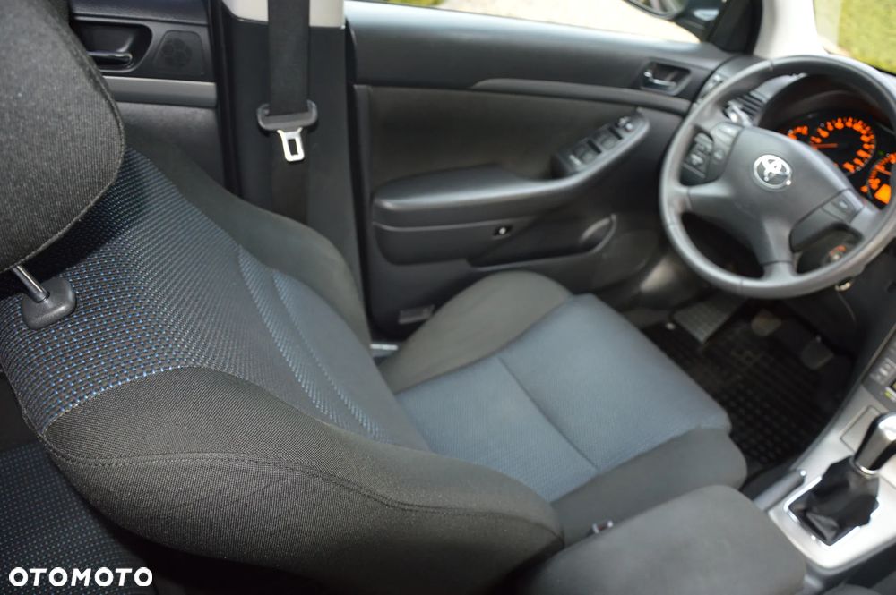Toyota Avensis 1.8 VVT-i Sol - 14