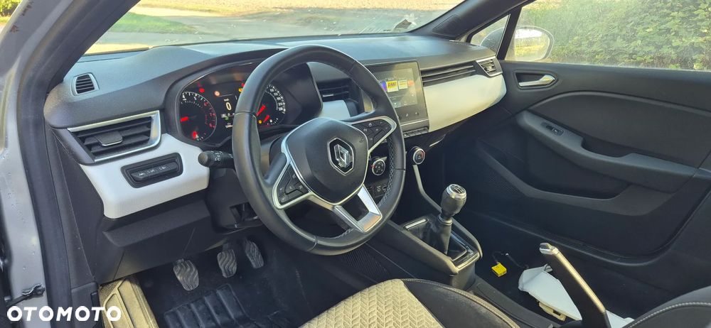 Renault Clio - 17