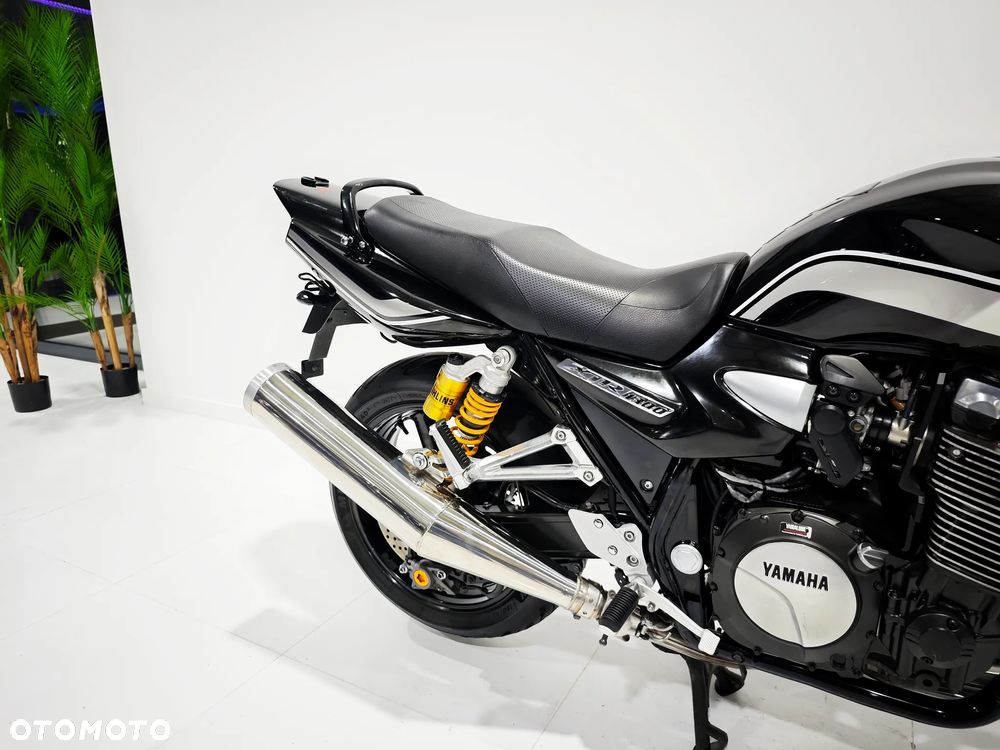 Yamaha XJR - 7