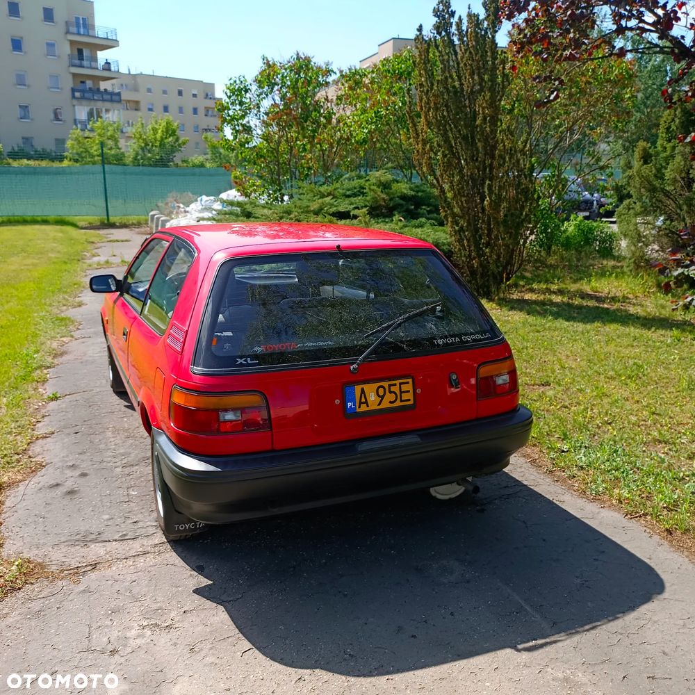 Toyota Corolla 1.3 DX - 3