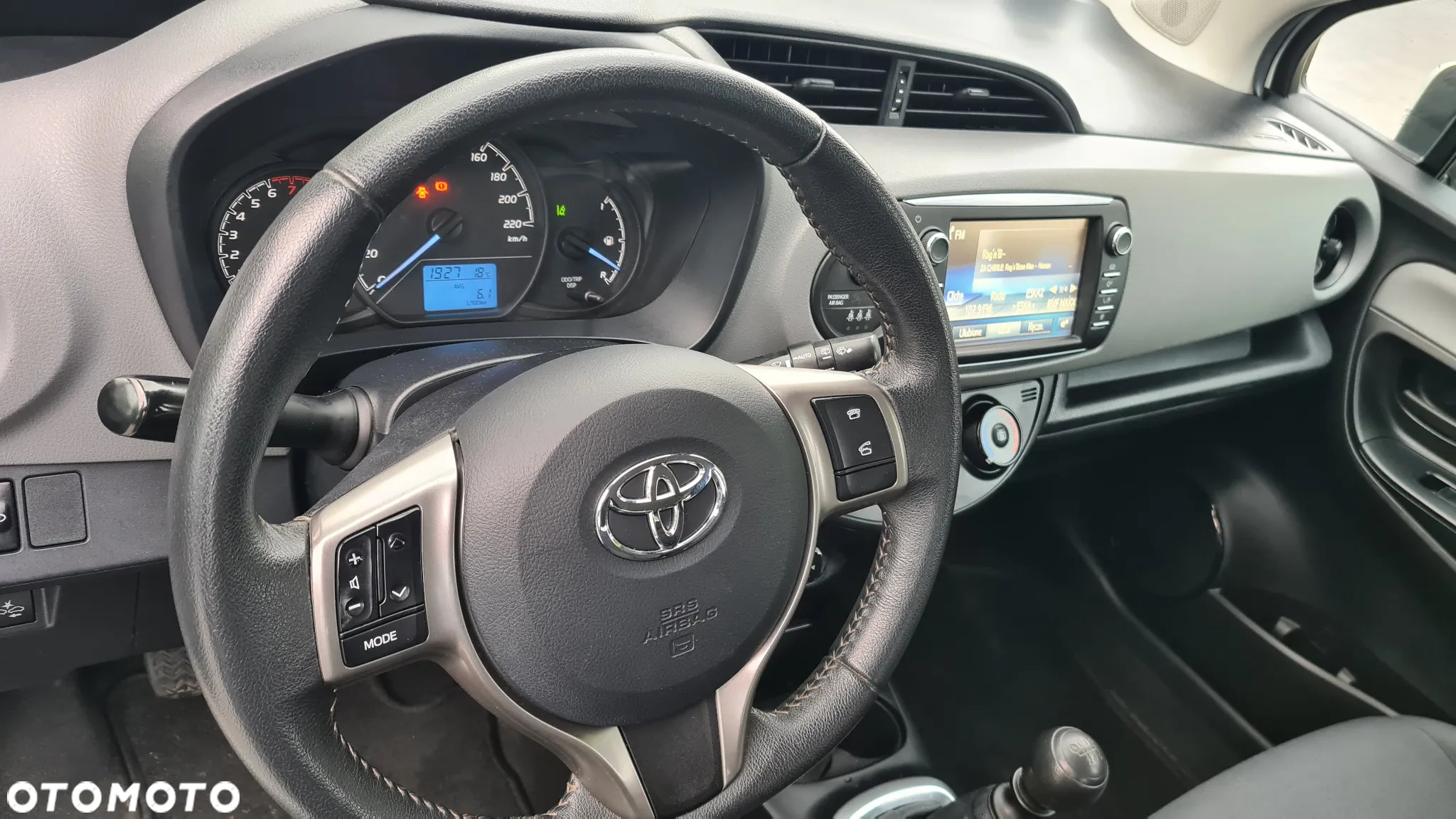 Toyota Yaris 1.5 Dynamic - 13