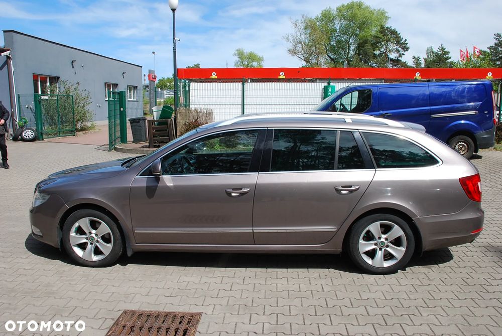 Skoda Superb 2.0 TDI Green tec DSG Elegance - 14