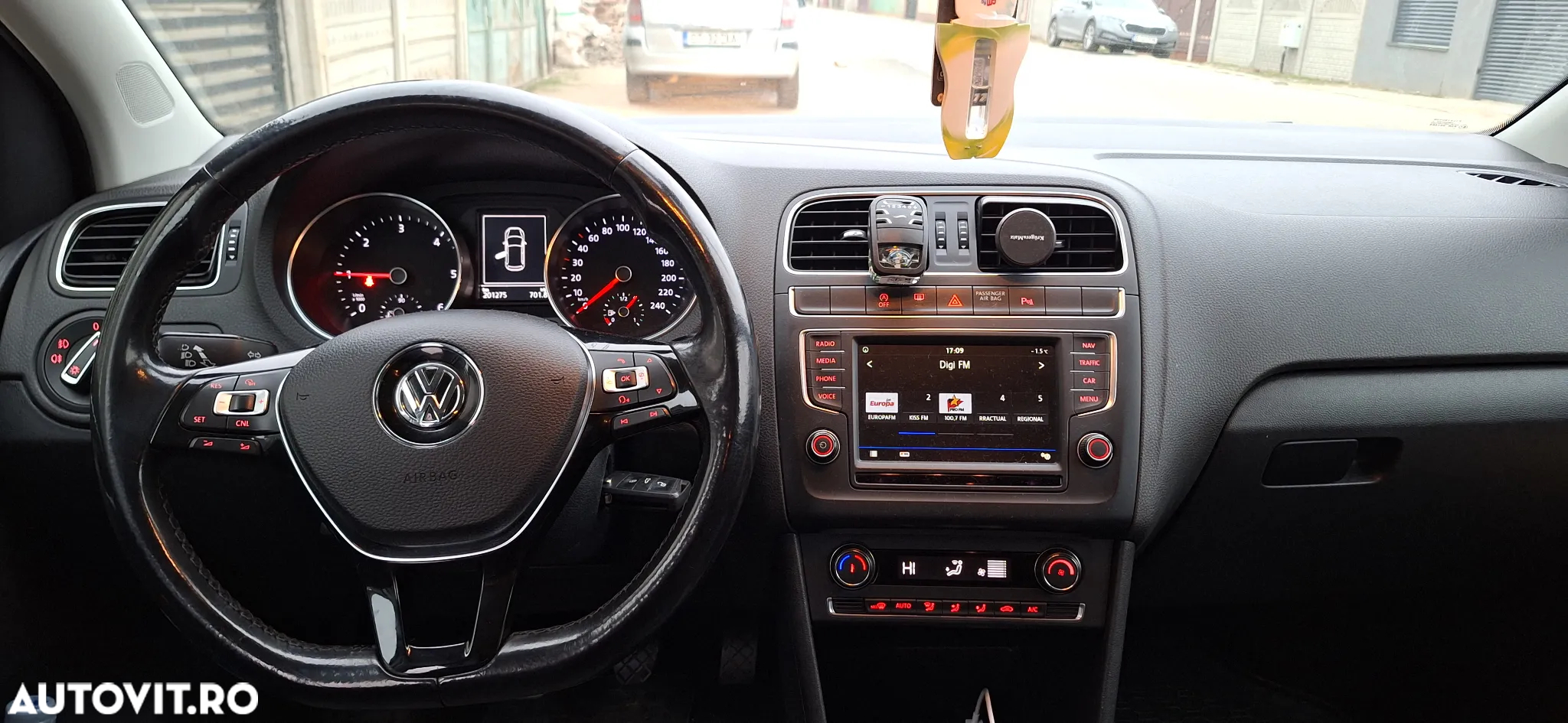 Volkswagen Polo 1.4 TDI (Blue Motion Technology) Comfortline - 8