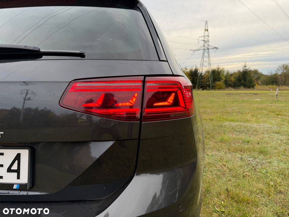 Volkswagen Passat - 11