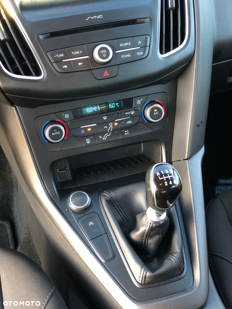 Ford Focus 1.5 EcoBlue STart-Stopp-System TITANIUM X - 32