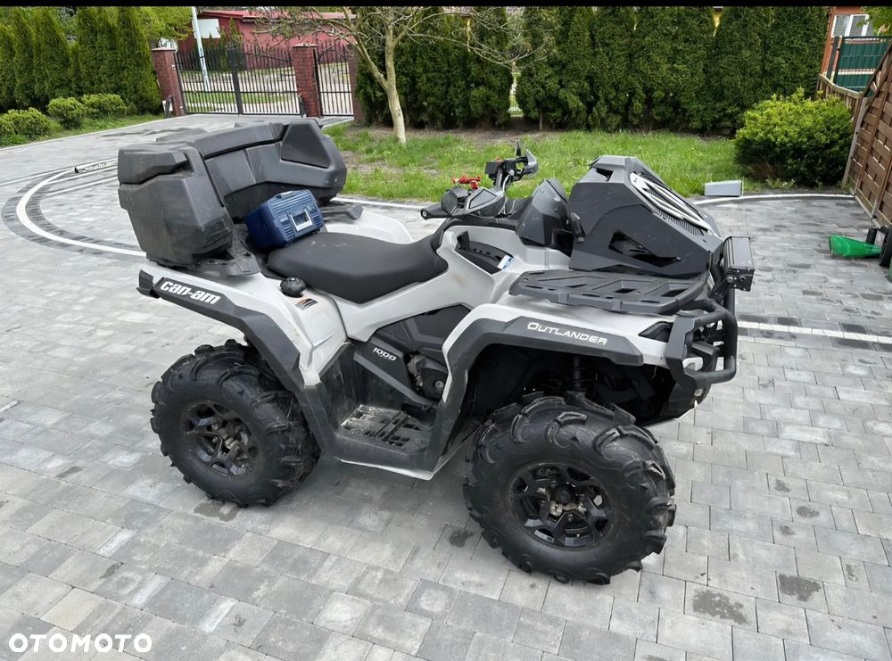 Can-Am Outlander - 2