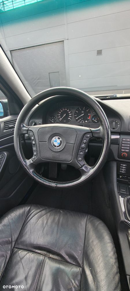 BMW Seria 5 528i - 15