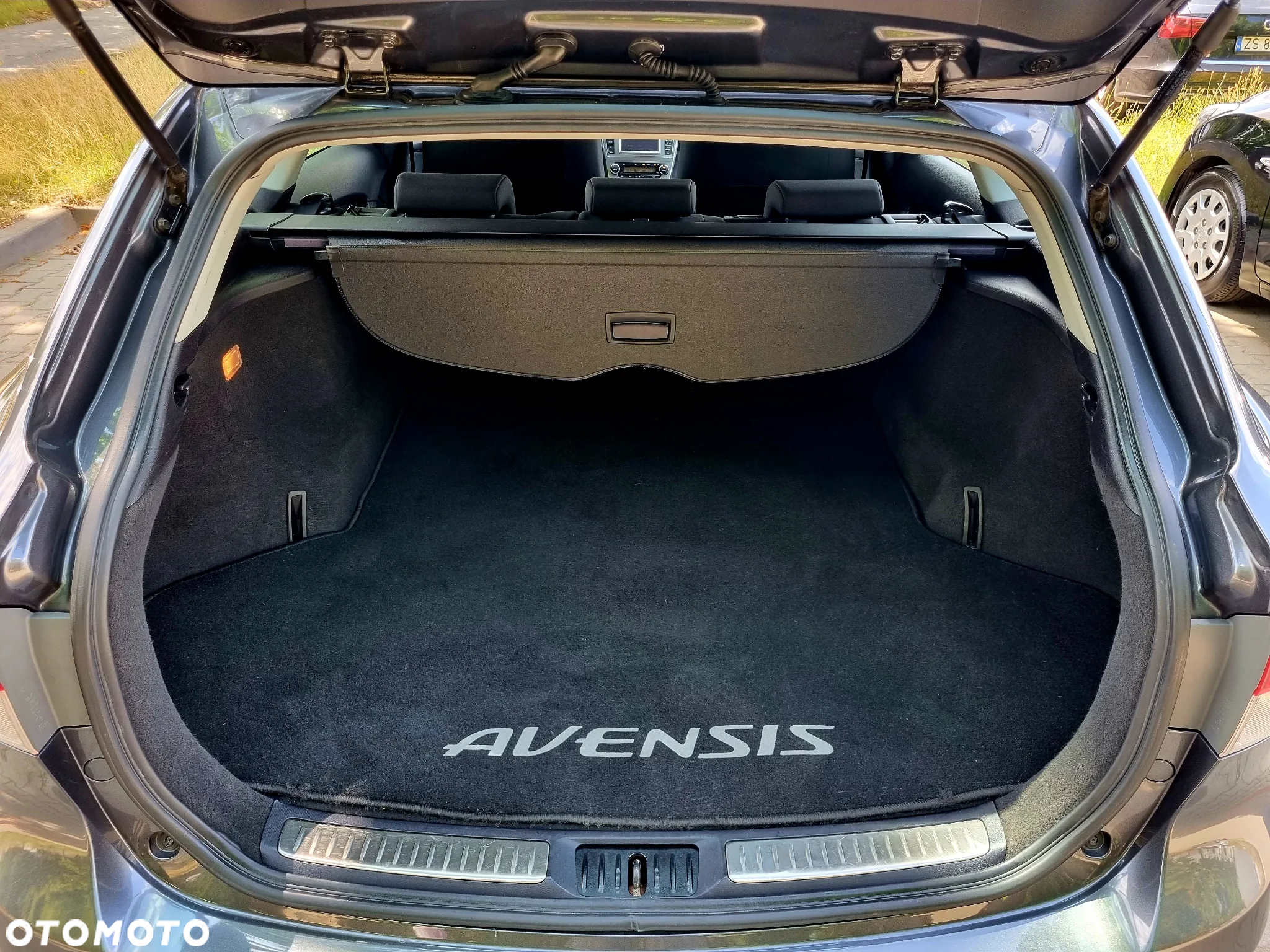 Toyota Avensis 1.8 Premium - 13