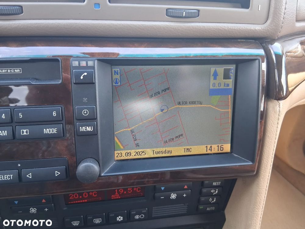 BMW Seria 7 - 35