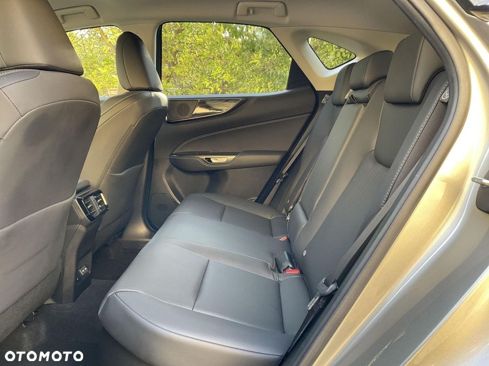 Lexus NX 350h Prestige AWD - 16