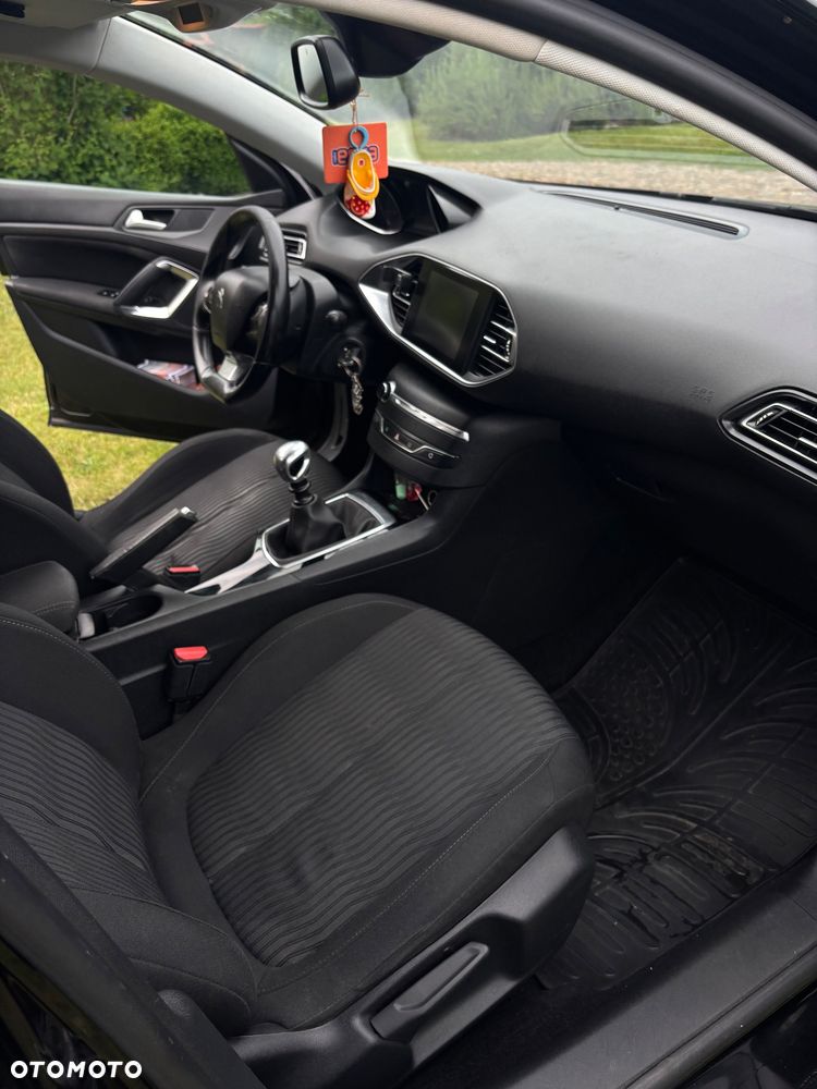 Peugeot 308 1.6 BlueHDi Allure S&S - 10