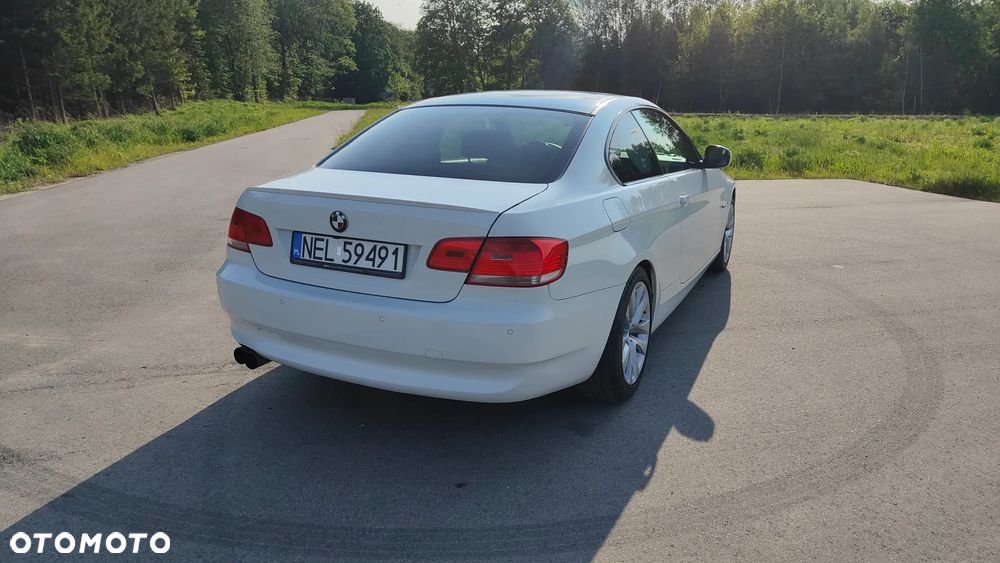 BMW Seria 3 320i Edition Exclusive - 11