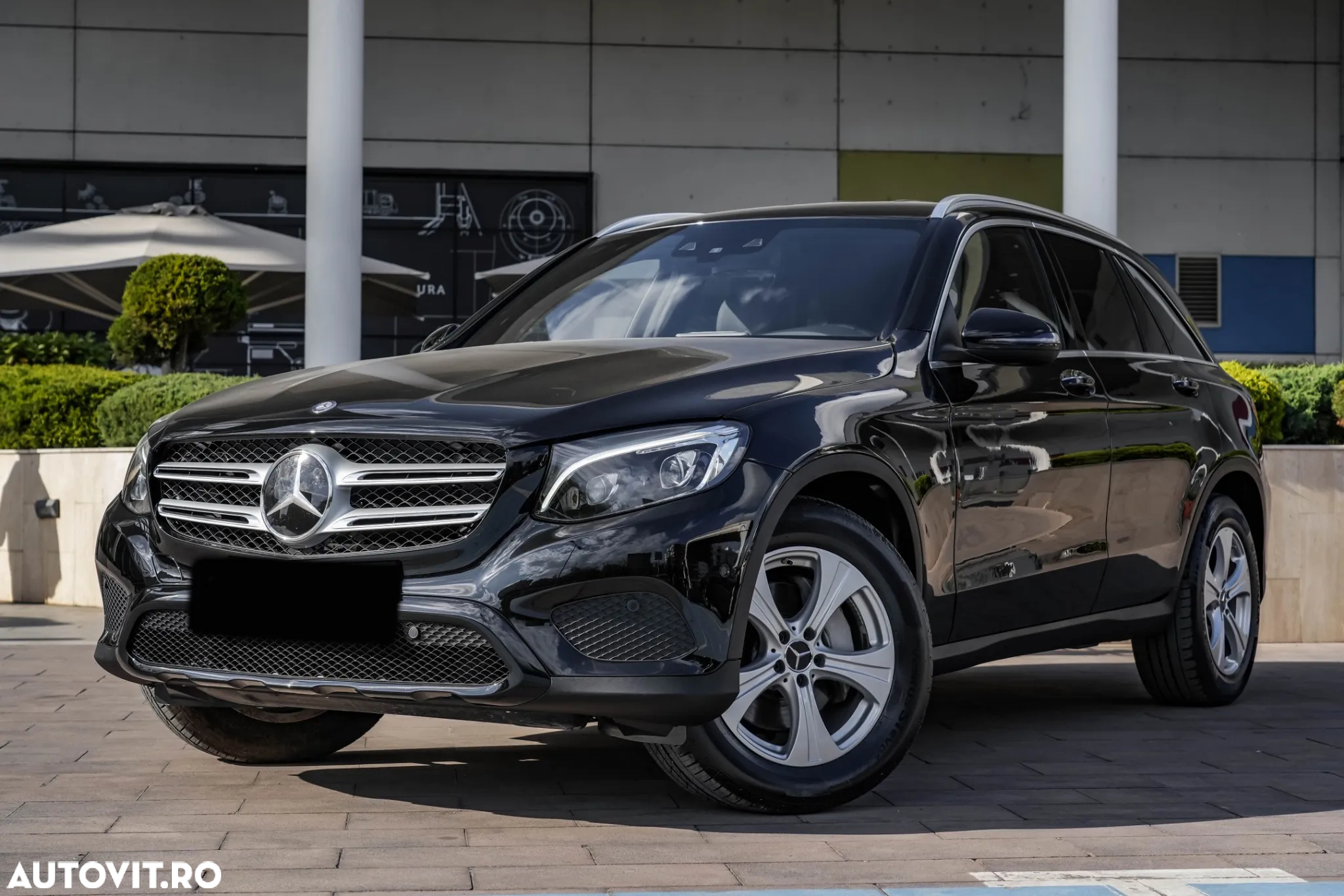 Mercedes-Benz GLC 250 d 4Matic 9G-TRONIC AMG Line - 13