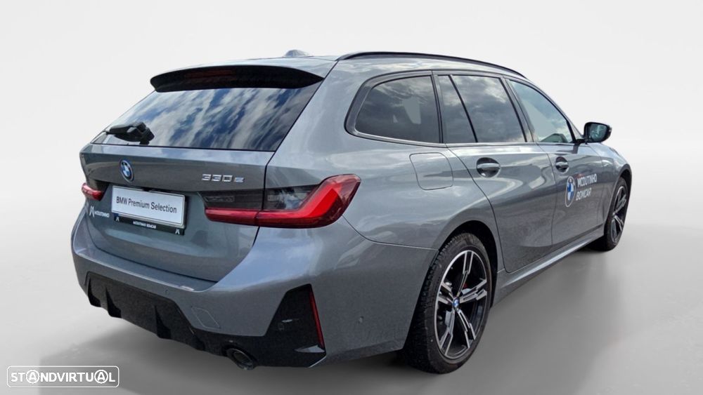 BMW 330 e Touring Pack Desportivo M Pro Auto - 4
