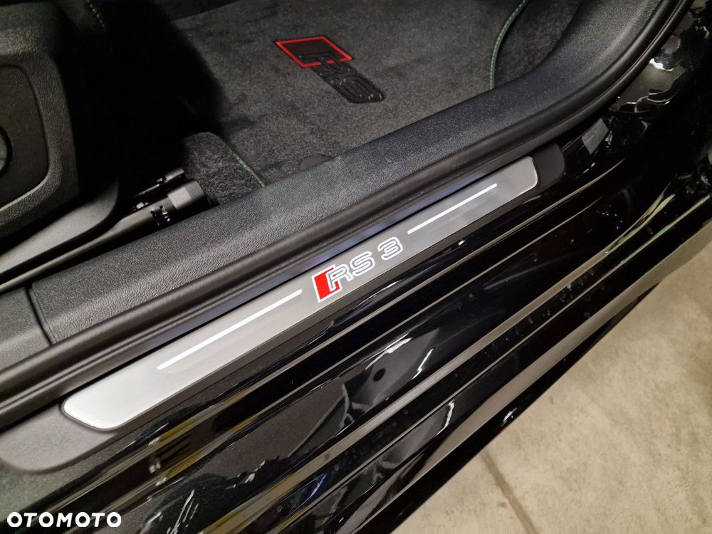 Audi RS3 Limousine - 17