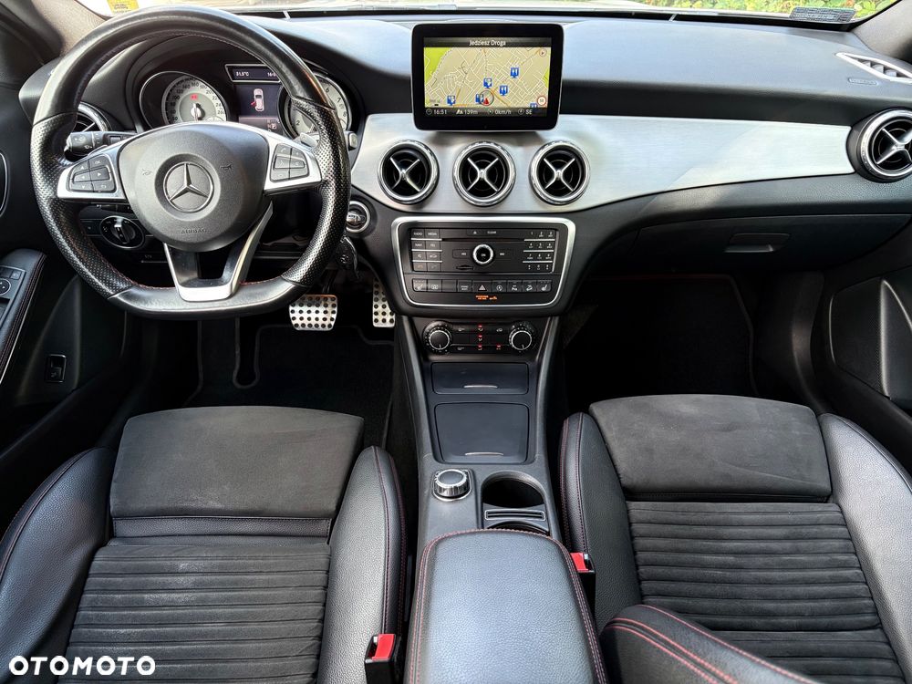 Mercedes-Benz GLA 250 4-Matic AMG Line - 14
