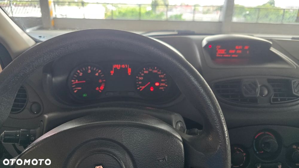 Renault Clio 1.5 dCi Authentique - 4