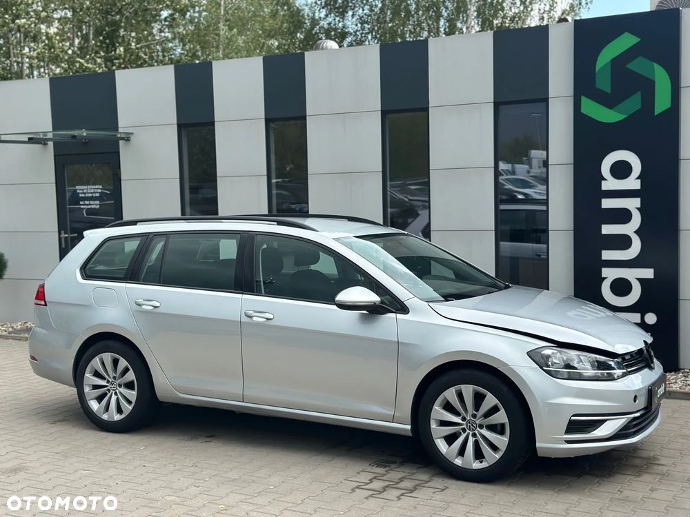 Volkswagen Golf - 1
